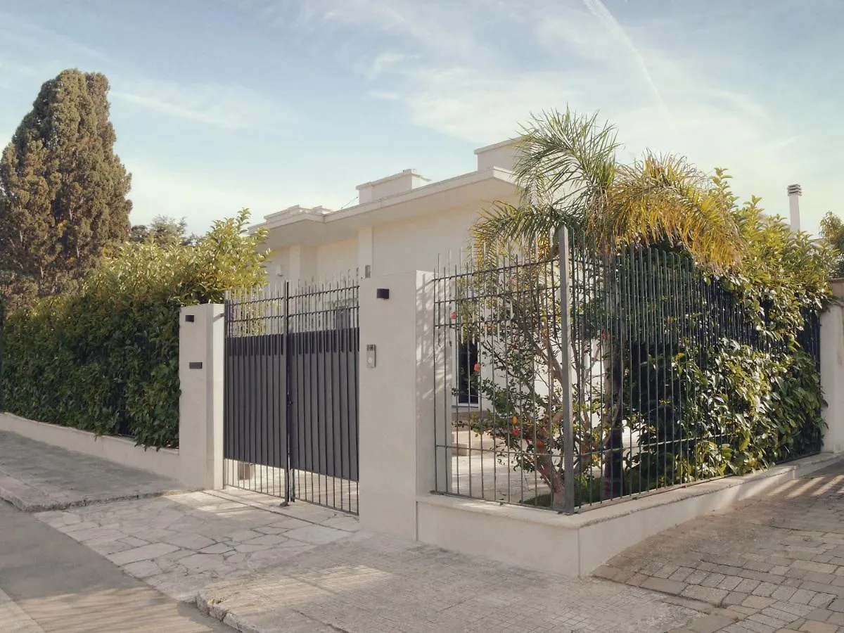 Adele E Il Duca Bed And Breakfast Lecce 0*,  Italy